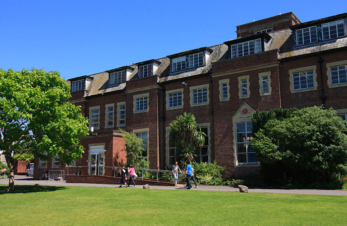 Exeter University Streatham Campus (Эксетер) с проживанием в семье ...